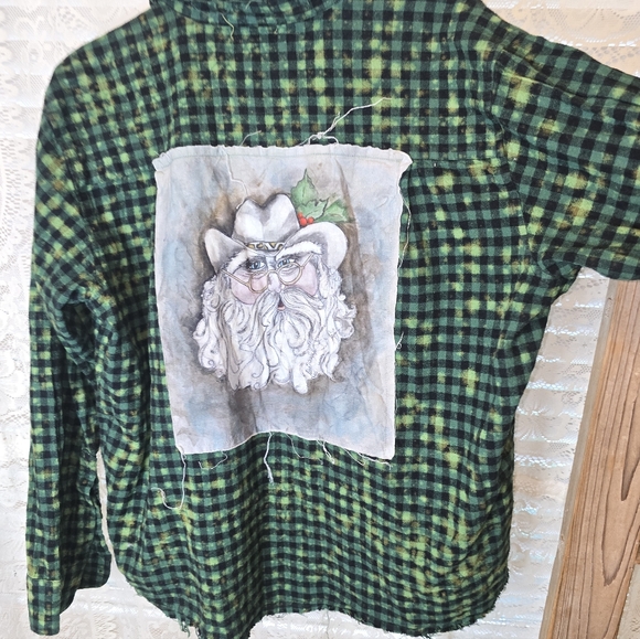 A Rare Bird Flannel Longsleeve Holiday Santa Womens Shirt L/XL Acid Washed - Picture 10 of 10